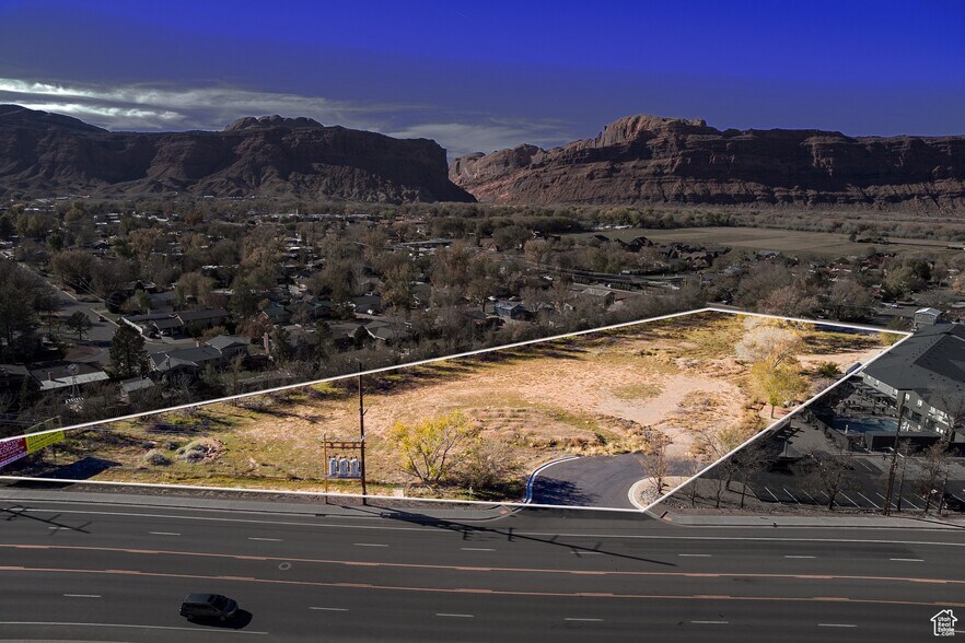911 N Main St, Moab, UT for sale - Aerial - Image 2 of 20
