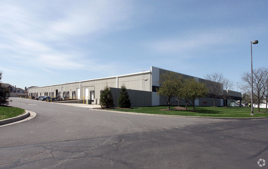 6801-6825 Hillsdale Ct, Indianapolis, IN for lease - Building Photo - Image 3 of 5