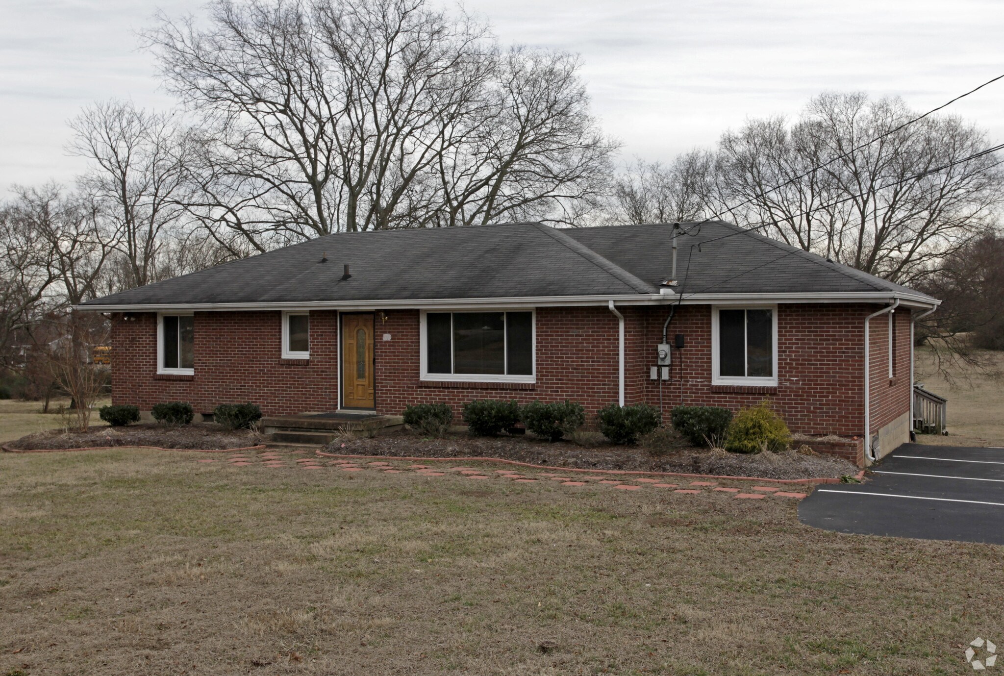206 Bluebird Dr, Goodlettsville, TN for lease Primary Photo- Image 1 of 5