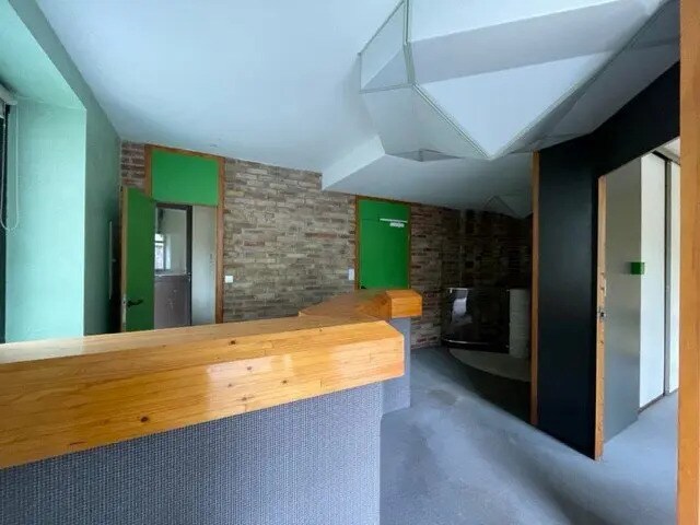 Retail in Autun for sale Interior Photo- Image 1 of 11