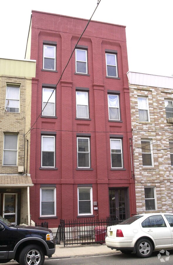 124 Bloomfield St, Hoboken, NJ 07030