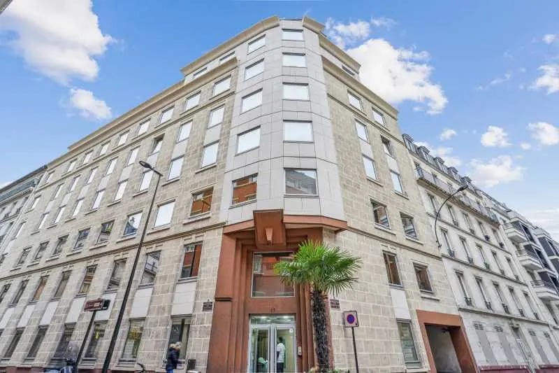 Office in Levallois-Perret for lease - Building Photo - Image 1 of 6