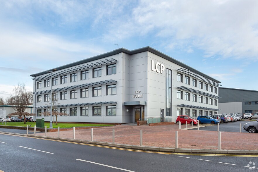 First Ave, Kingswinford, DY6 7NA