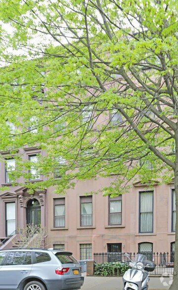 336 Clinton Ave, Brooklyn, NY for sale - Primary Photo - Image 1 of 1