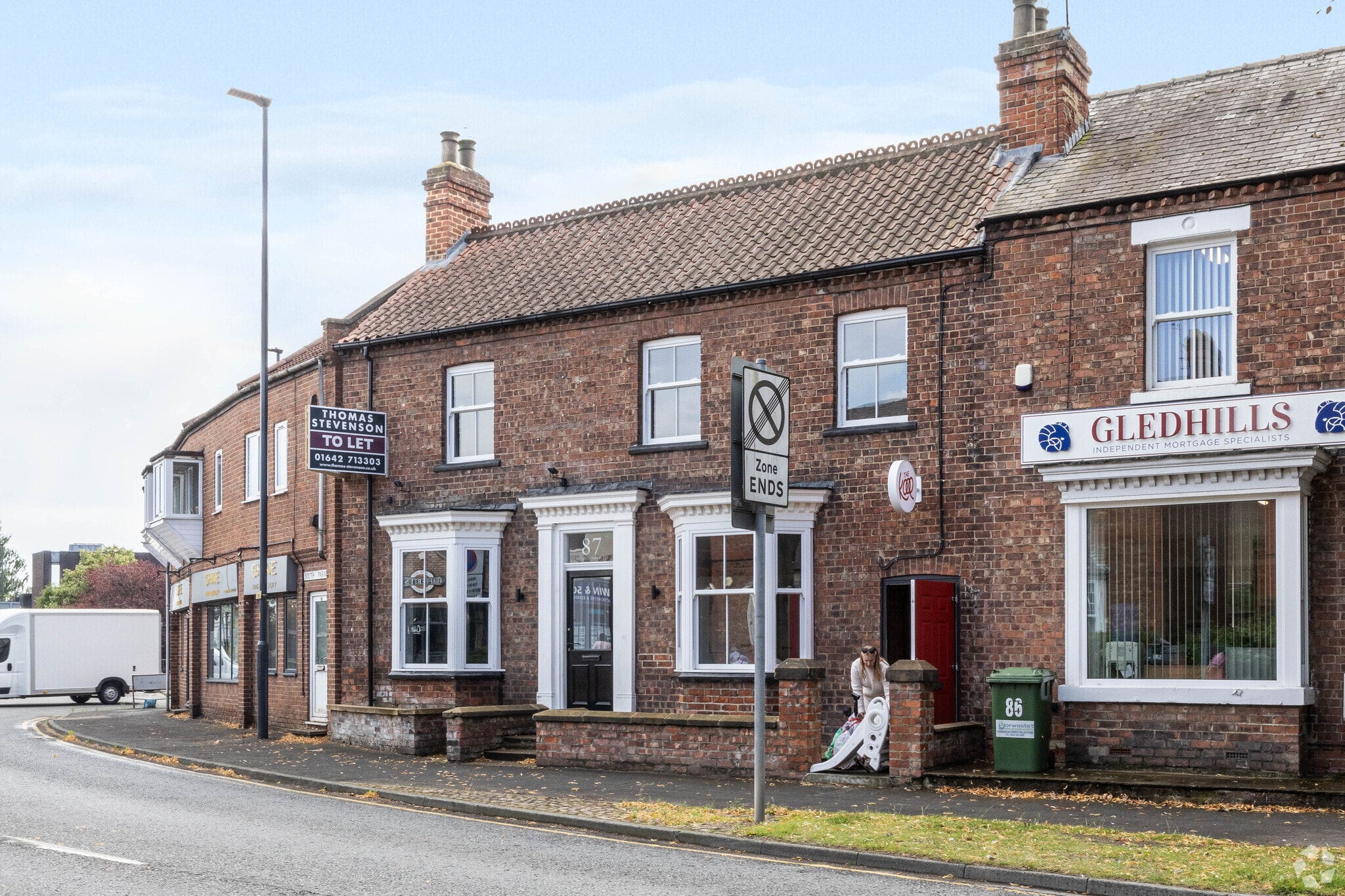87 South Parade, Northallerton for sale Primary Photo- Image 1 of 1
