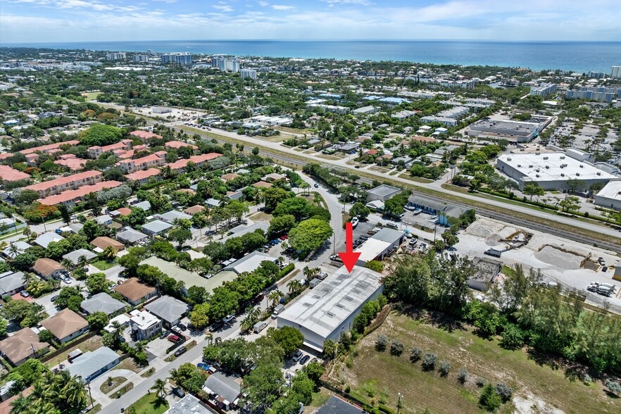 120 Southridge Rd, Delray Beach, FL for sale - Building Photo - Image 3 of 12