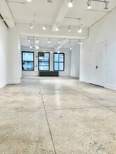 213 W 35th St, New York, NY for lease Interior Photo- Image 2 of 2