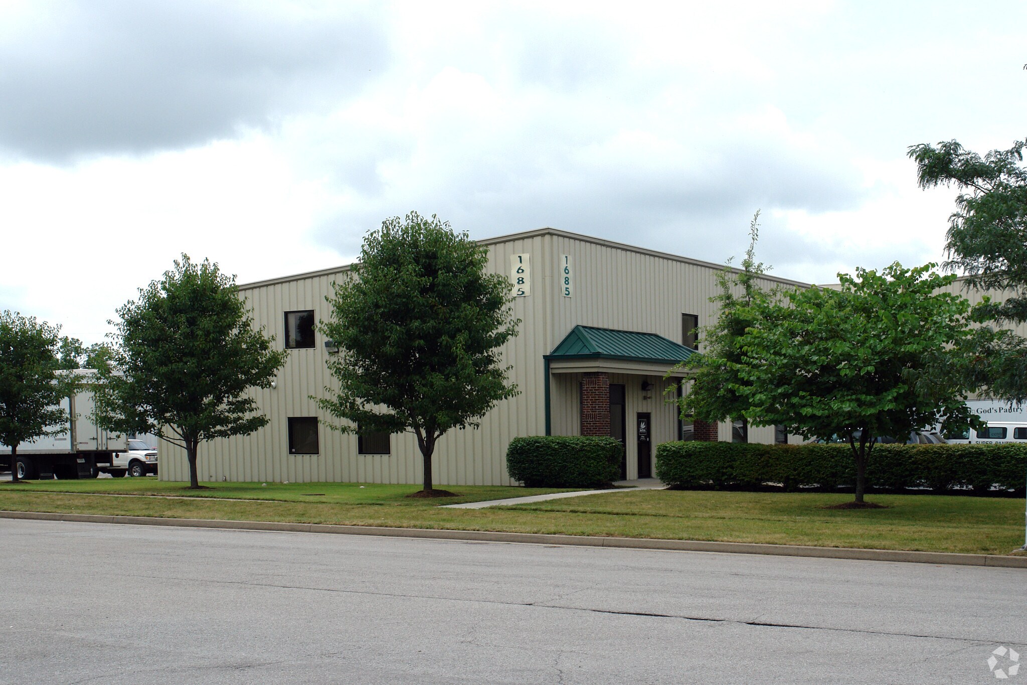 1685 Jaggie Fox Way, Lexington, KY for sale Primary Photo- Image 1 of 1