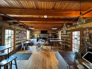 201-205 Harrison St, Leesburg, VA for lease Interior Photo- Image 2 of 5