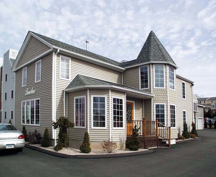 12 Washington Ave, North Haven, CT for lease - Primary Photo - Image 1 of 1