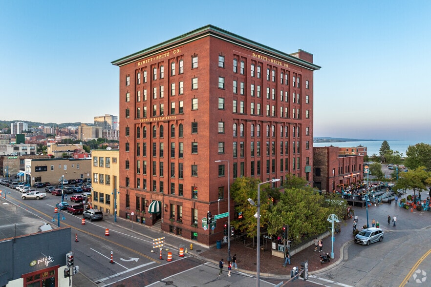 394 S Lake Ave, Duluth, MN for lease - Primary Photo - Image 1 of 7