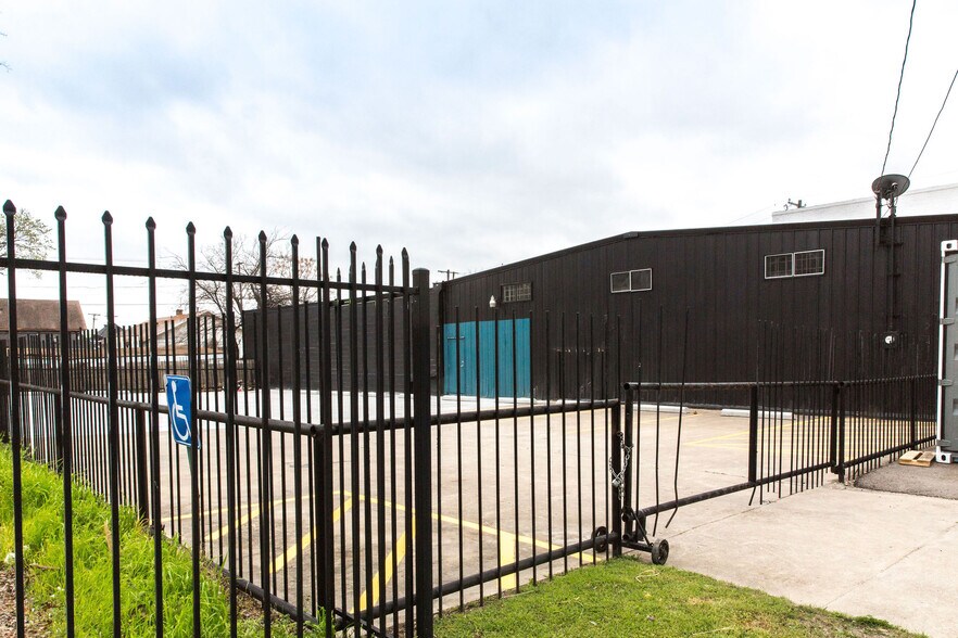4104 Main St, Dallas, TX for lease - Building Photo - Image 3 of 4
