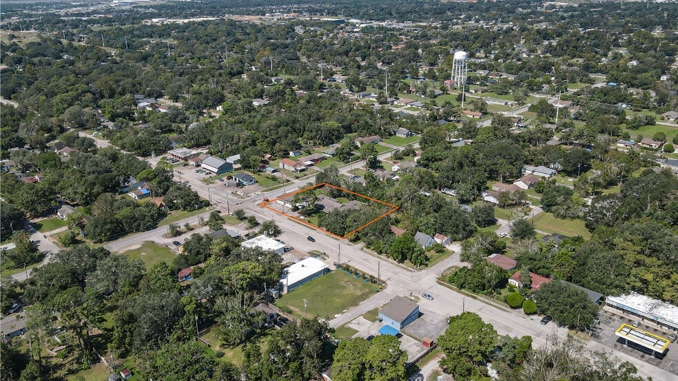 2430 Cedar Dr, La Marque, TX for sale - Primary Photo - Image 1 of 19