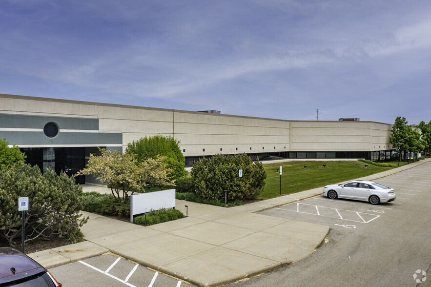 8400 Lakeview Pky, Pleasant Prairie, WI for lease - Building Photo - Image 2 of 8