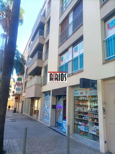 Retail in Hyères for sale - Building Photo - Image 2 of 8