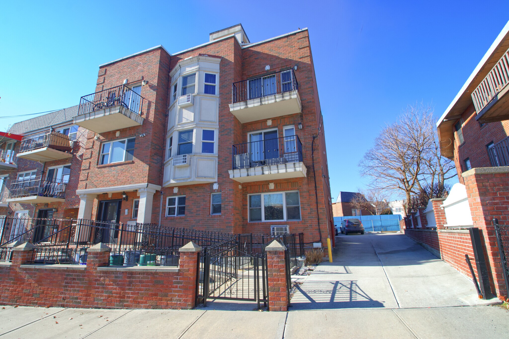 4616 Newtown Rd, Astoria, NY for sale Building Photo- Image 1 of 1