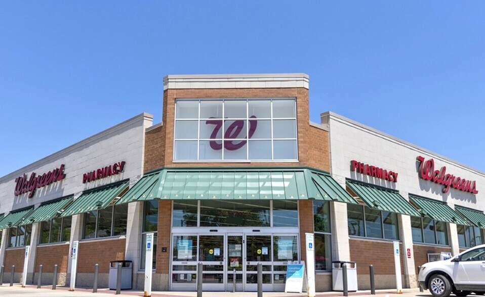 101 Goff Mountain Rd, Cross Lanes, WV for sale - Building Photo - Image 1 of 1