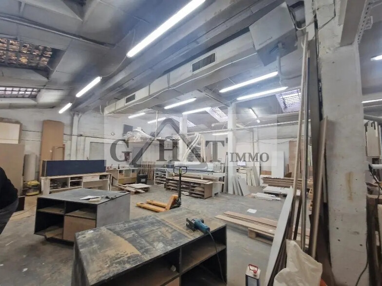 Industrial in Stains for sale - Interior Photo - Image 1 of 5