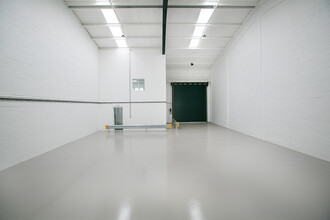 Landmann Way, London for lease Interior Photo- Image 2 of 3