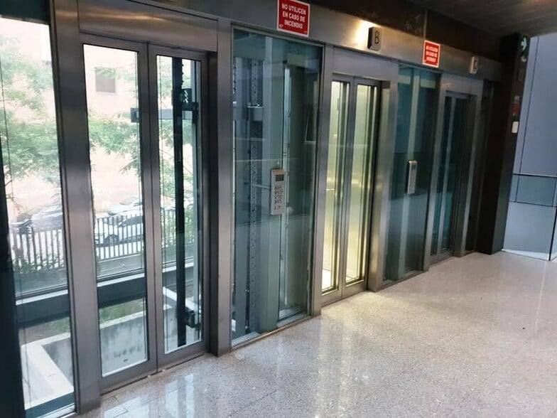 De Hytasa, Sevilla, Sevilla for sale - Building Photo - Image 2 of 3