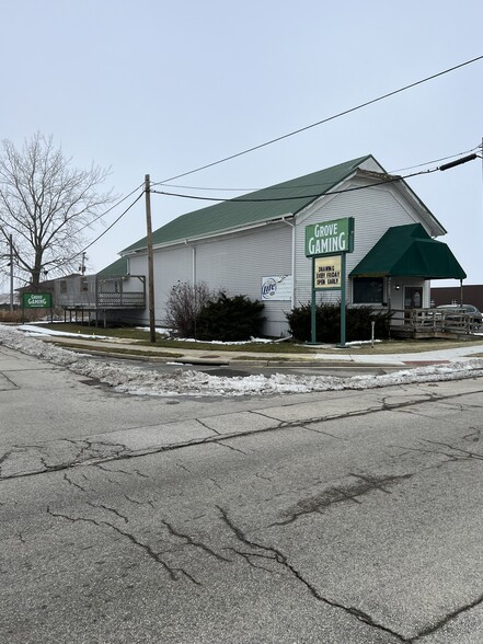 100 E Grove St, Poplar Grove, IL for lease - Building Photo - Image 2 of 28