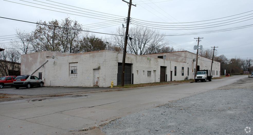 1050 Eagon St, Barberton, OH for sale - Building Photo - Image 3 of 4