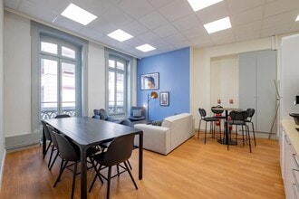 2 Place De La Bourse, Lyon for lease Interior Photo- Image 2 of 5