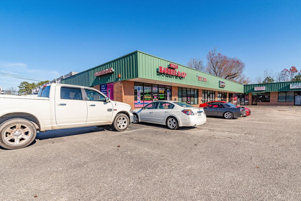 500 N Reilly Rd, Fayetteville, NC 28303