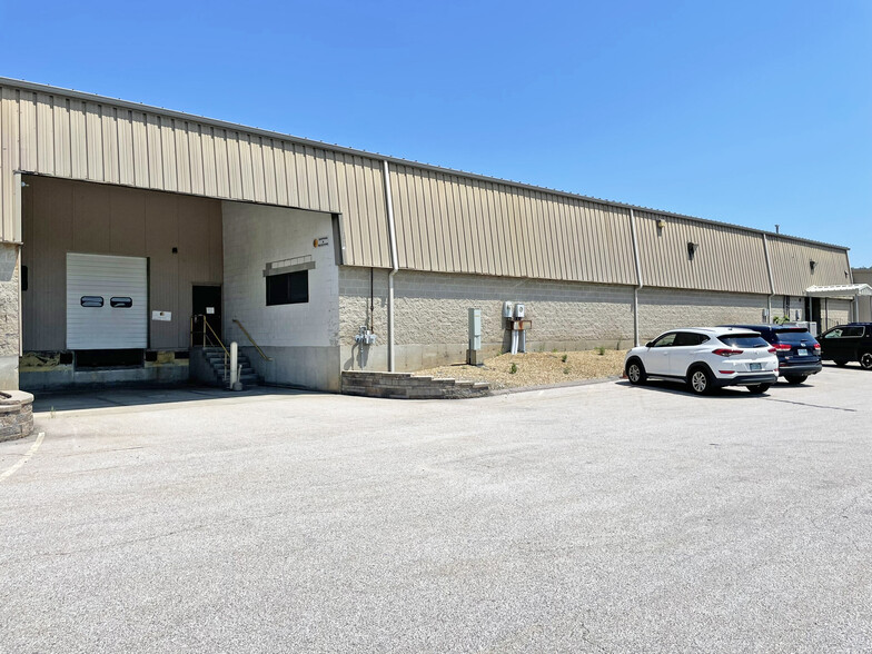 669 E Industrial Park Dr, Manchester, NH for sale - Building Photo - Image 3 of 13