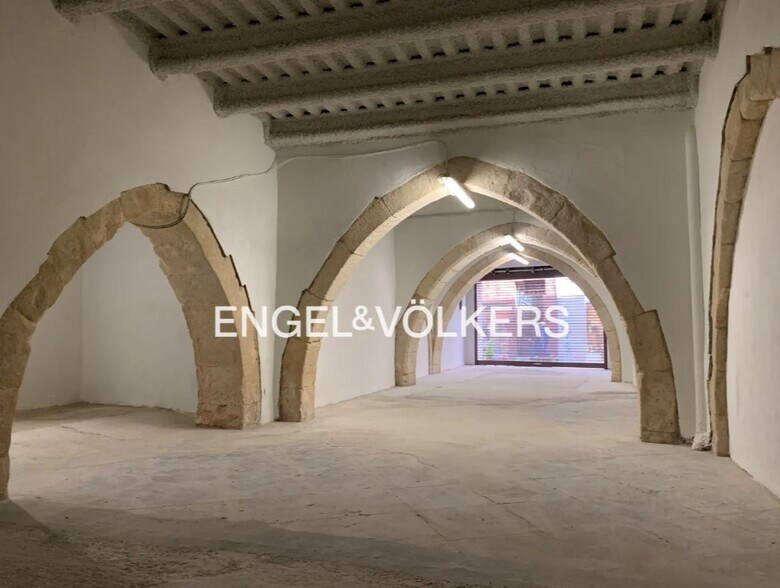 Retail in Vilafranca del Penedès, Barcelona for sale - Building Photo - Image 2 of 6