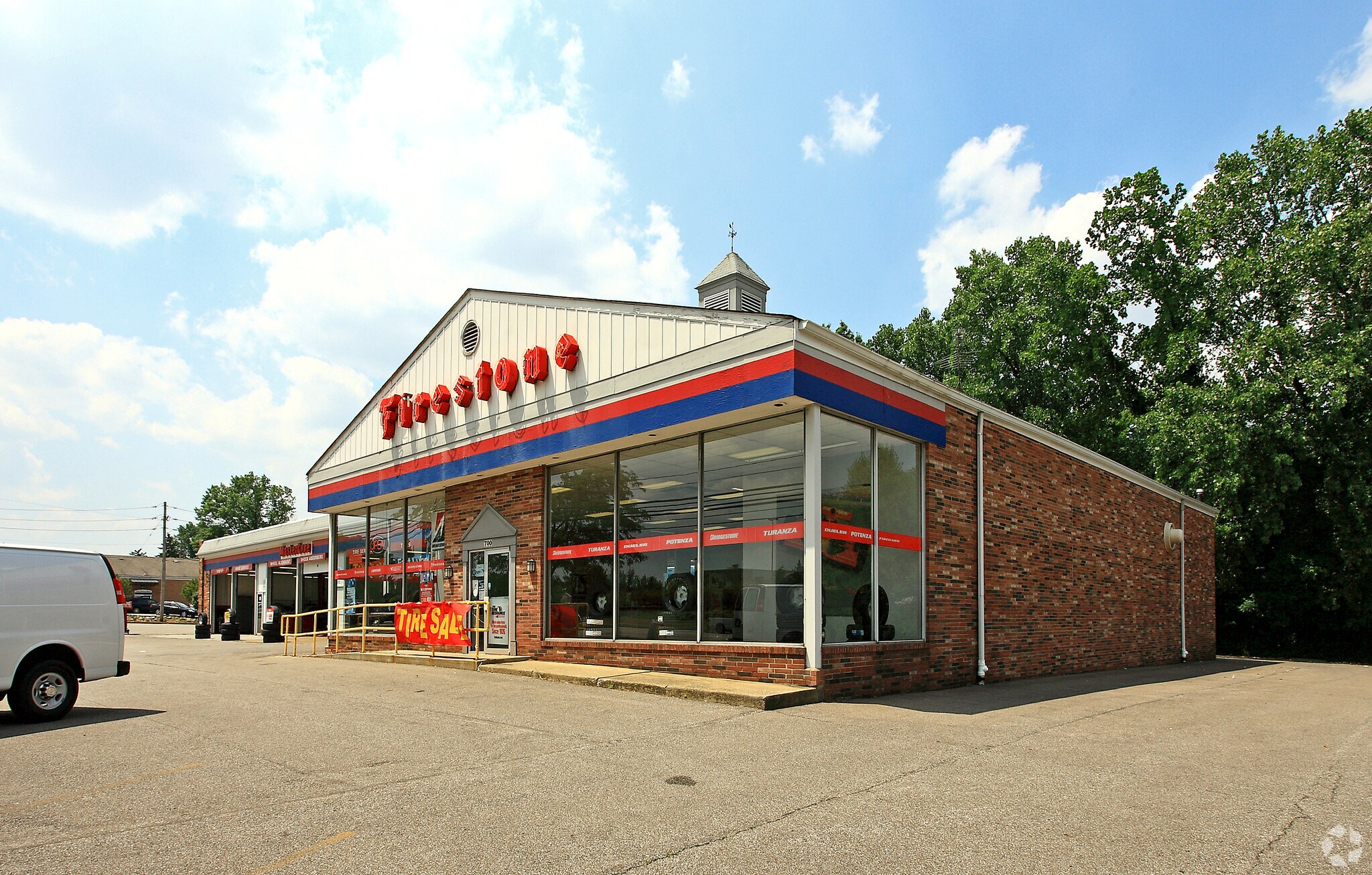 700 Richmond Rd, Cleveland, OH for sale Primary Photo- Image 1 of 4
