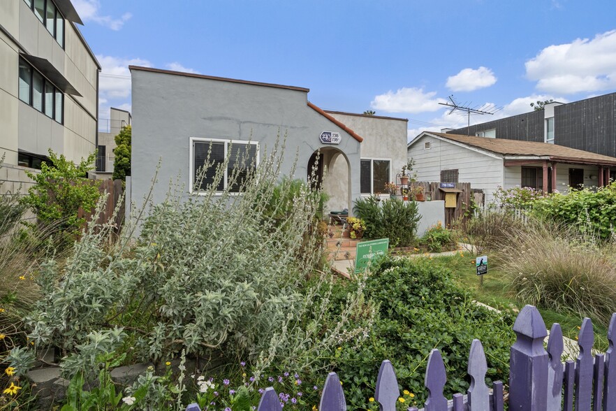 738 Brooks Ave, Venice, CA for sale - Primary Photo - Image 1 of 1