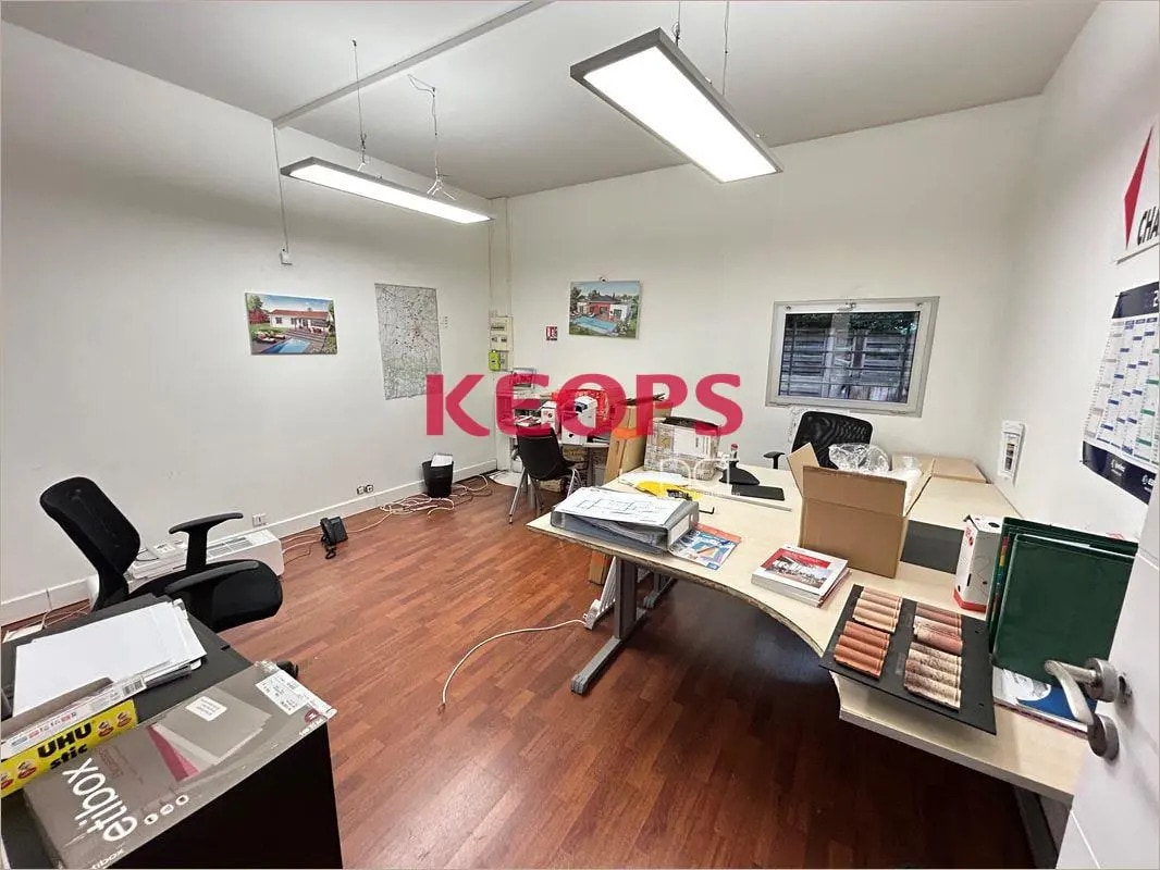 Retail in Aucamville for lease Interior Photo- Image 1 of 6