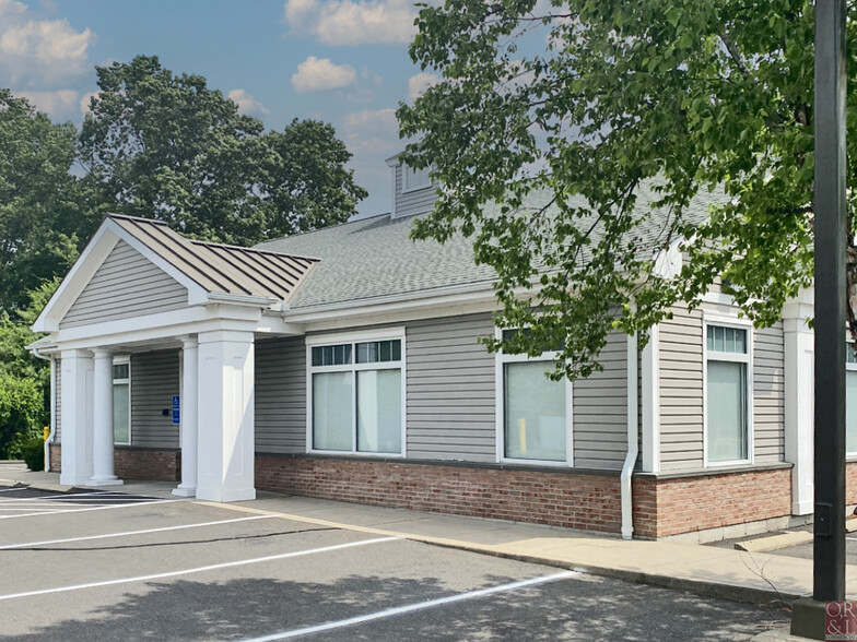 129 New Britain Ave, Plainville, CT for lease - Building Photo - Image 3 of 5