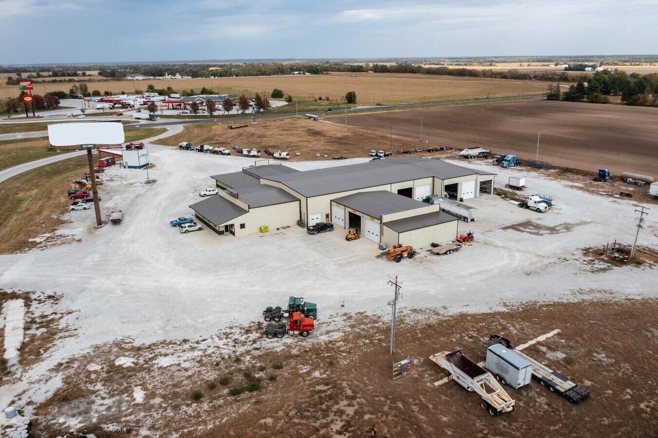 25137 Outer Road 27, Wayland, MO 63472