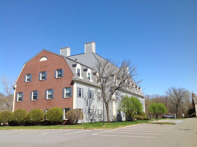 7 essex green dr peabody ma 01960 loopnet com