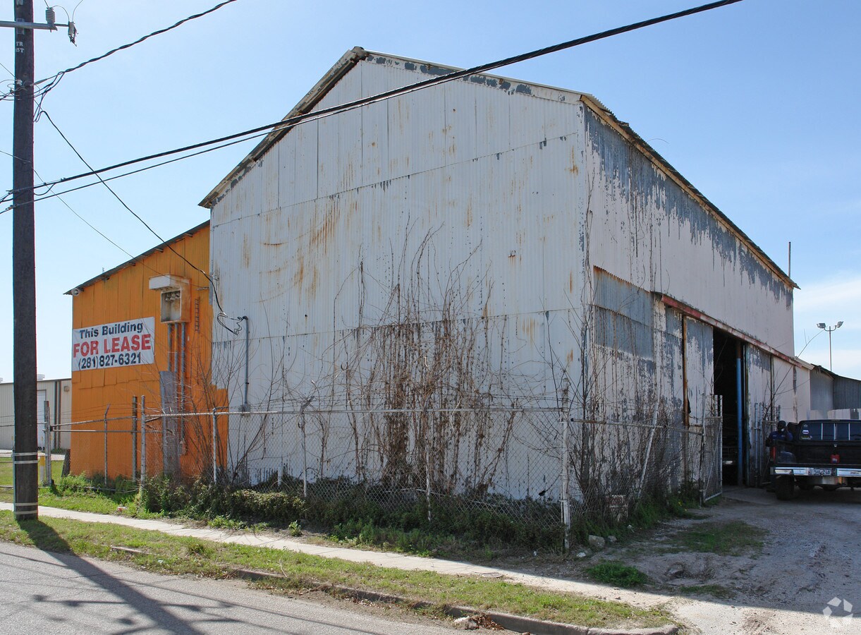 3533 Jensen Dr, Houston, TX 77026