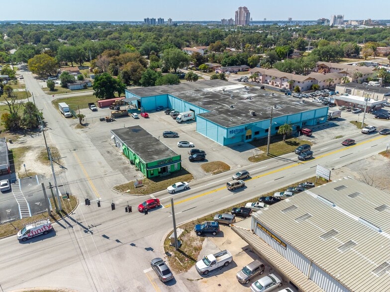 2578 Fowler St, Fort Myers, FL for lease - Building Photo - Image 2 of 21