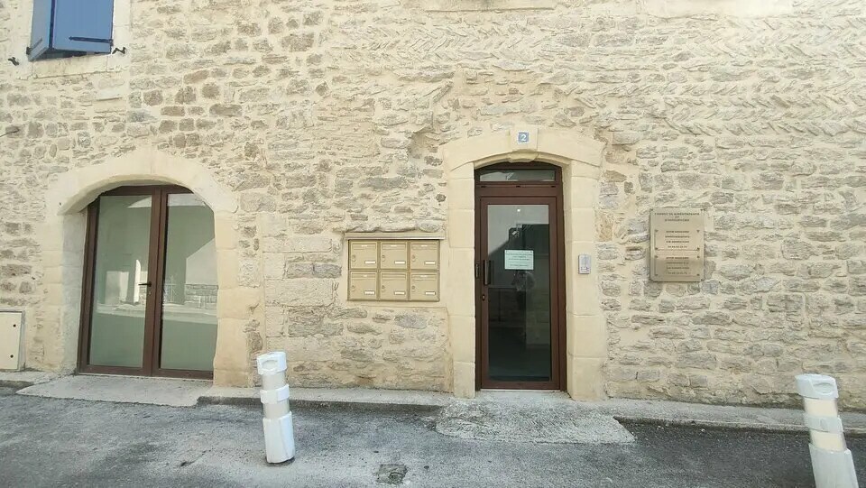 Office in Bagnols-sur-Cèze for lease - Building Photo - Image 2 of 6