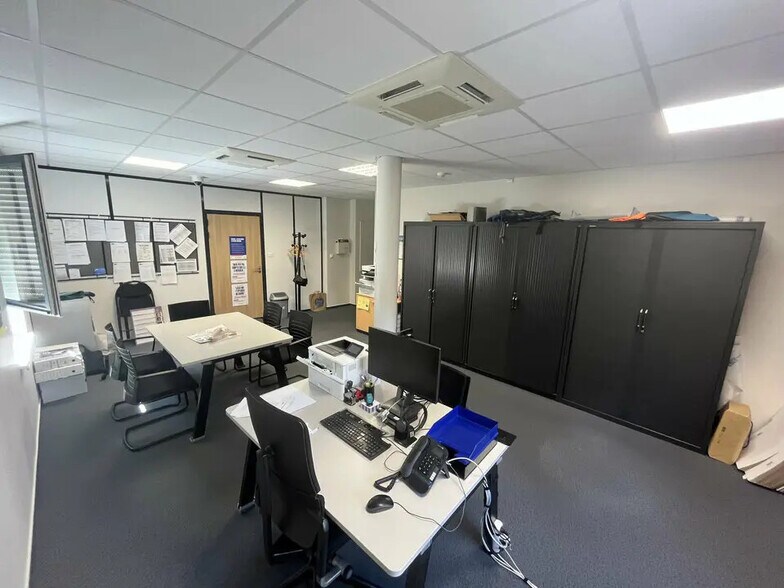 Retail in Barr for lease - Building Photo - Image 2 of 6