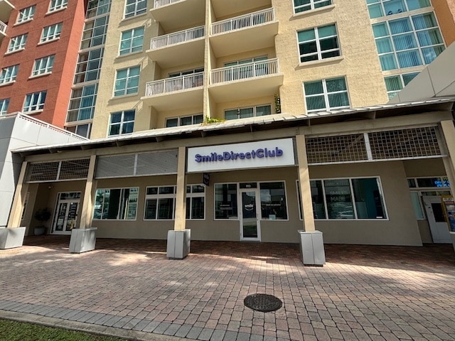 2000 N Bayshore Dr, Miami, FL for lease - Building Photo - Image 2 of 2