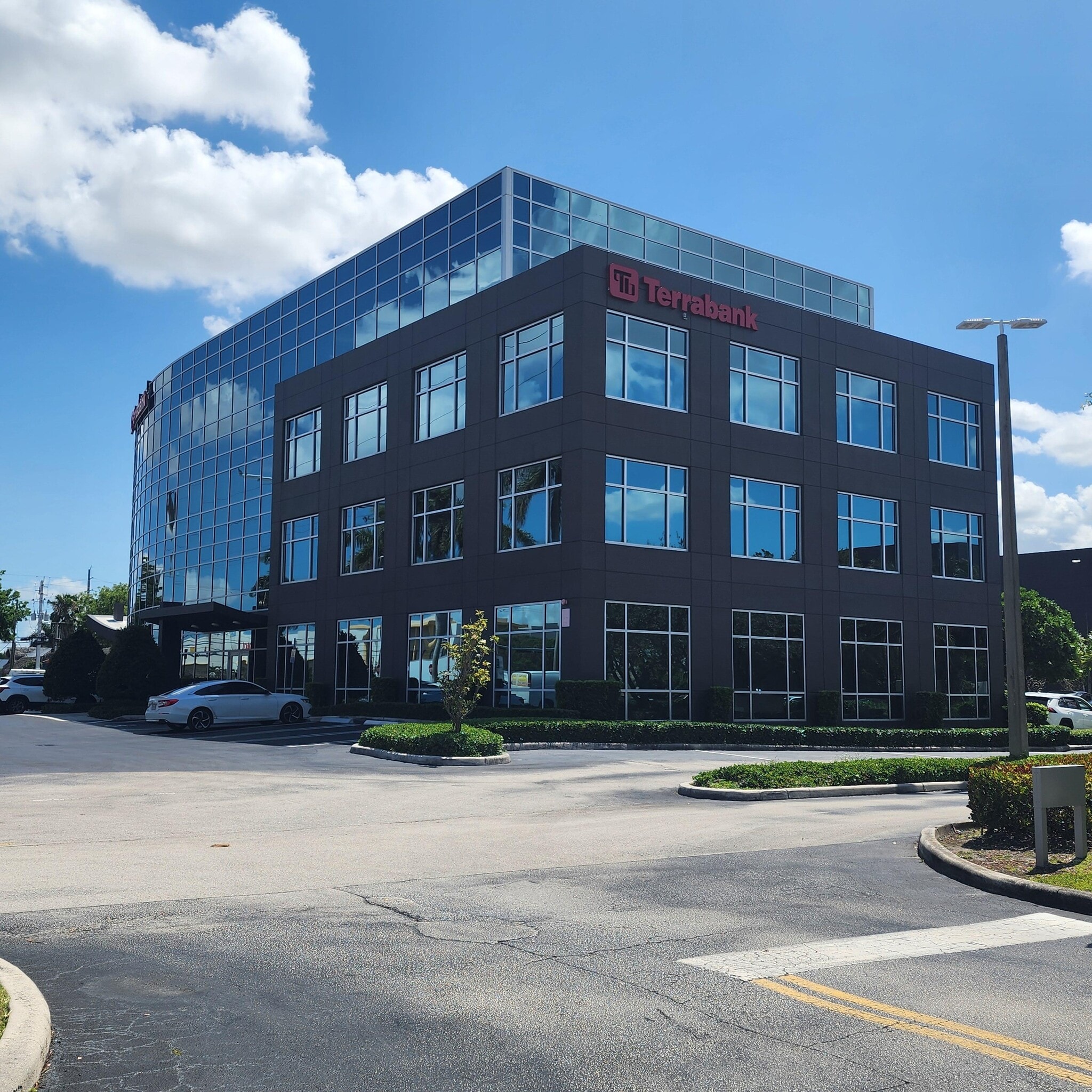 2500 NW 107th Ave, Miami, FL for lease Building Photo- Image 1 of 33