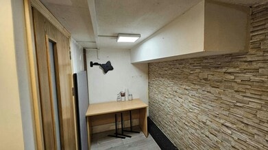 118 Stepney Way, London for lease Interior Photo- Image 2 of 3