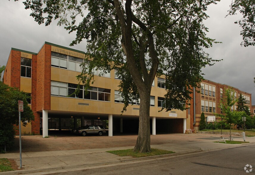 3800 Pleasant Ave, Minneapolis, MN for lease - Building Photo - Image 3 of 6