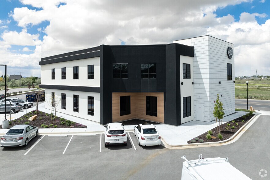 Clark & Park Ln, Farmington, UT for sale - Primary Photo - Image 1 of 1