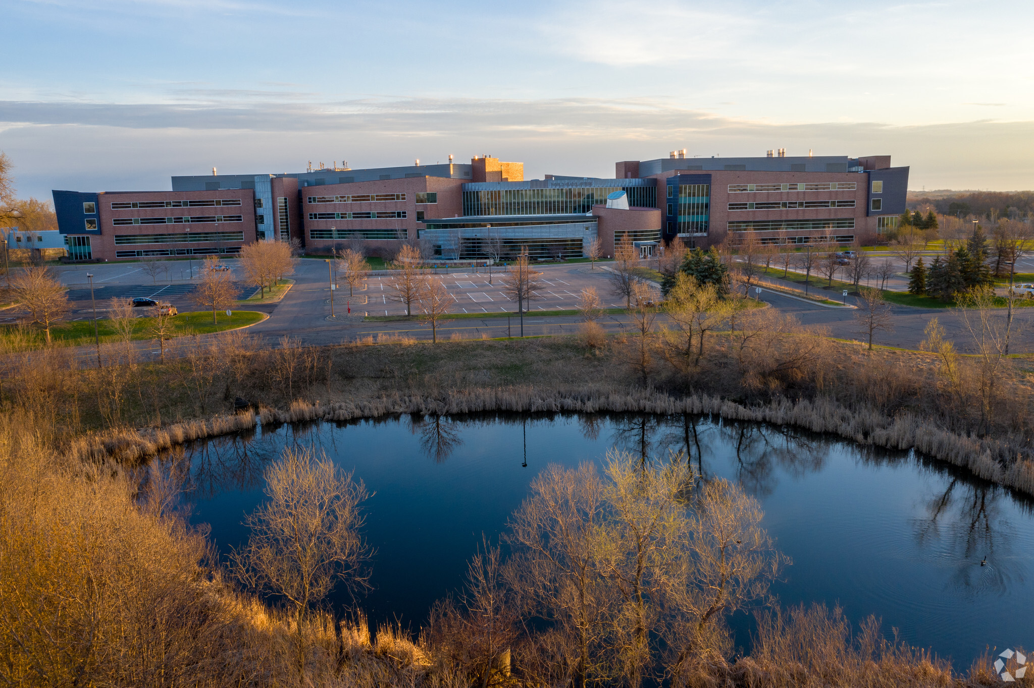 3510 Hopkins Pl N, Oakdale, MN for lease Building Photo- Image 1 of 11