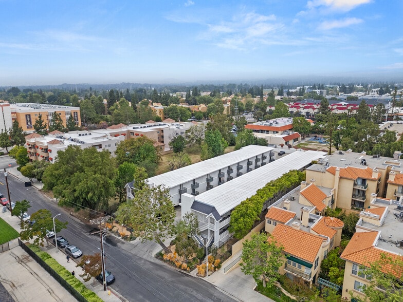 17821 Halsted St, Northridge, CA for sale - Building Photo - Image 2 of 11