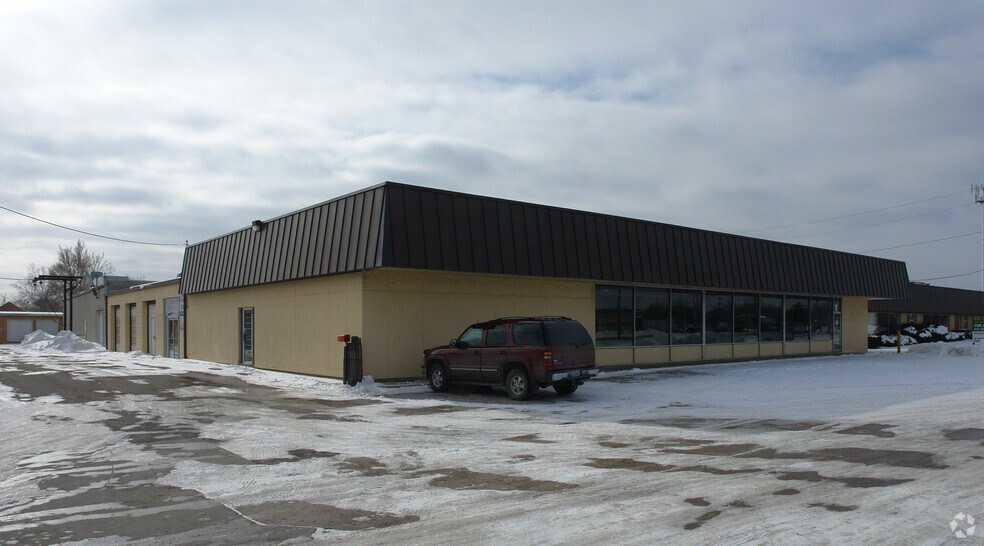 1537 E Euclid Ave, Des Moines, IA for lease - Primary Photo - Image 2 of 5