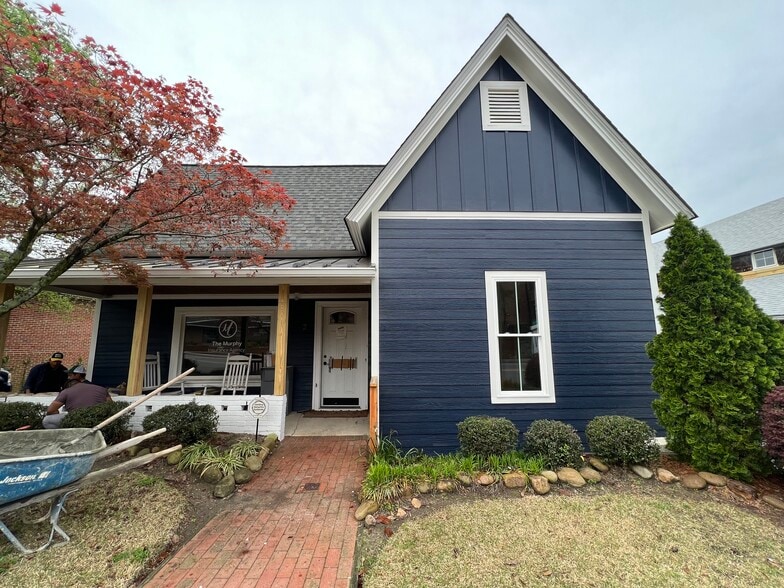 250 W Pennsylvania Ave, Southern Pines, NC 28387