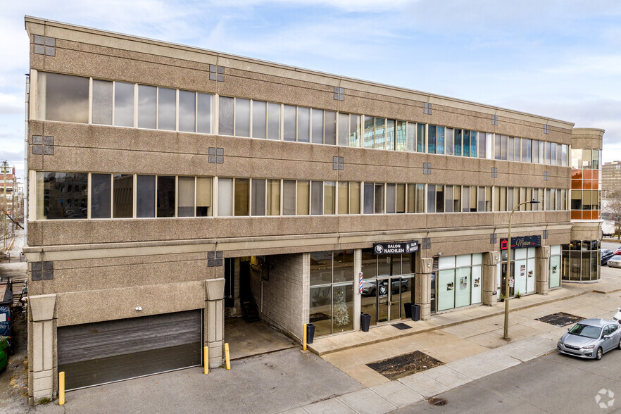 9250-9256 Boul de l'Acadie, Montréal, QC for lease - Building Photo - Image 3 of 4